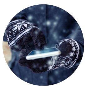 snow-gloves-cell-phone